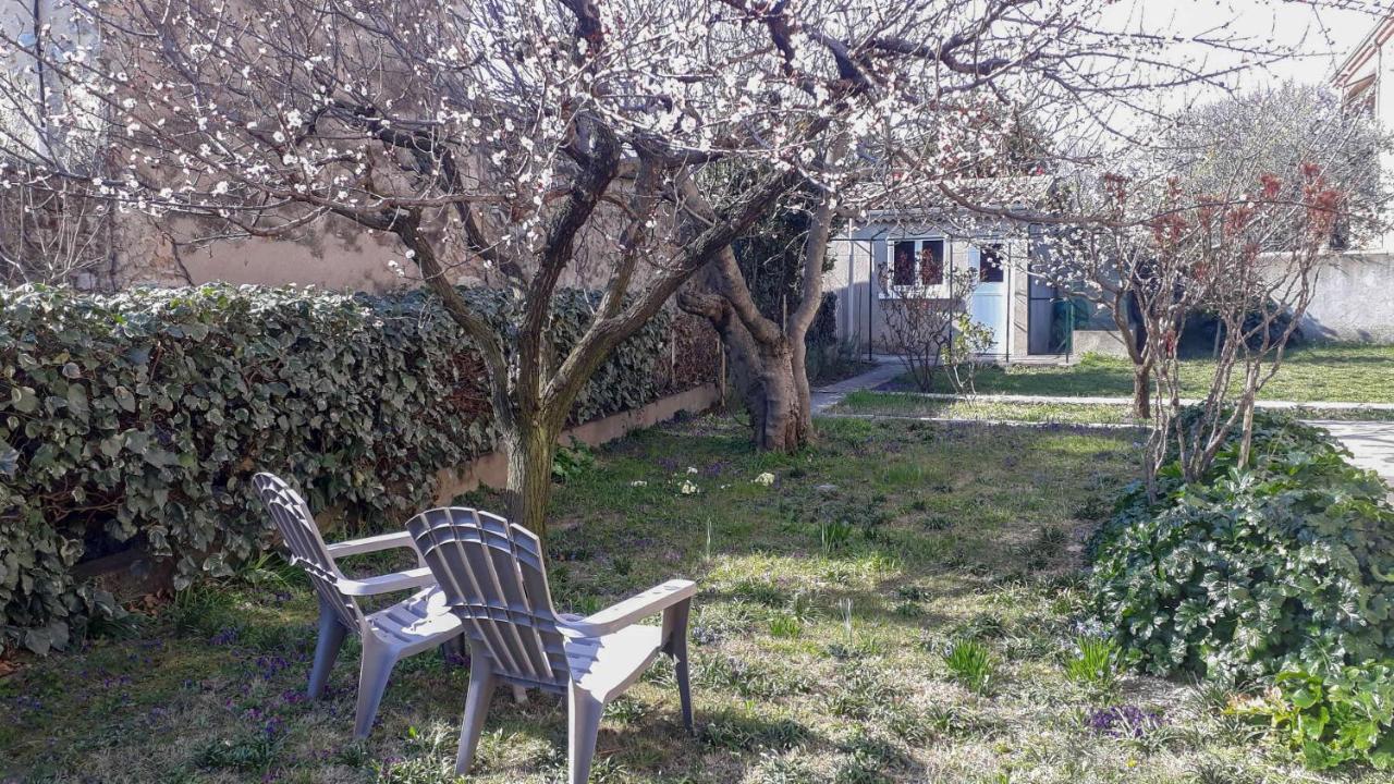 Brin D'Azur Apartment Nyons Bagian luar foto